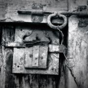 Locked Autor: Piervincenzo Madeo
